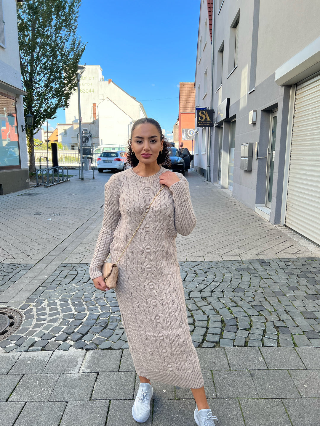 WINTER STRICKKLEID - Main Image